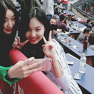 180401 LG 기아전 시구 나연 움짤 - 14p