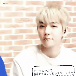 [GIF] 180129 Line Live EXO-CBX 백현 BAEKHYUN