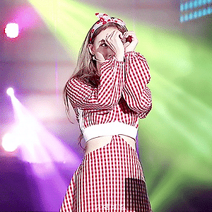 180717 열린음악회 Cheer Up 나연 움짤 (cr.나연이랑) - 10p