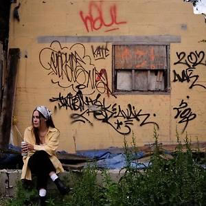 Aunty Social - Crack A Deal