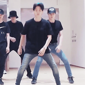 [GIF] 전야 안무연습 백현 BAEKHYUN