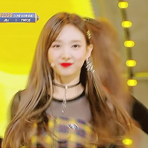 171109 엠카운트다운 LIKEY, MC, 1위 나연 움짤 - 42p