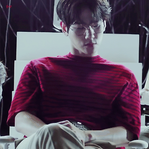 [GIF] 백현x로꼬 YOUNG Teaser BAEKHYUN