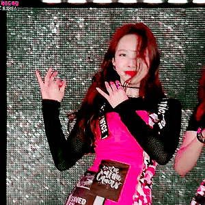 151101 인기가요 OOH-AHH하게 나연 움짤 - 3p
