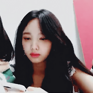 180405 jnm,D-4 V LIVE 나연 움짤 - 32p