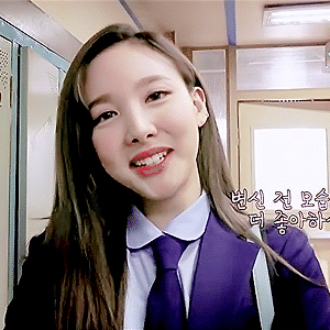180418 TWICE TV "What is Love?" EP.01 나연 움짤 - 25p