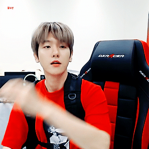 [GIF] 180905 SM슈퍼셀럽리그 배틀그라운드 백현 BAEKHYUN