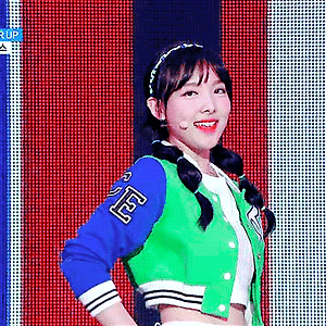 160507 음악중심 CHEER UP 나연 움짤 - 5p