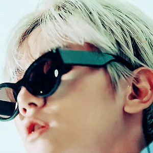 [GIF] EXO-CBX 花요일(화요일) M/V 백현 BAEKHYUN