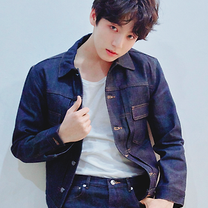 LOVE YOURSELF 轉 'Tear' Concept Photo O,R version