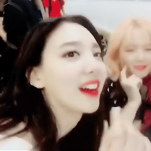 180414 트와이스타그램 나연 움짤 - 2p