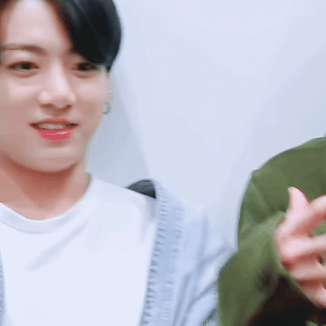 [BANGTAN BOMB] BTS reacts to BTS debut+5 Days