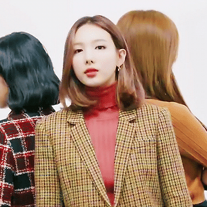 201225 MORE×TWICE 나연 움짤 - 1p