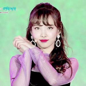 171101 하나된 열정,하나된 대한민국 LIKEY,CHEER UP 나연 움짤 - 13p