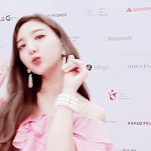 180818 [KCON 2018 LA] HI-TOUCH with #TWICE 나연 움짤 - 1p