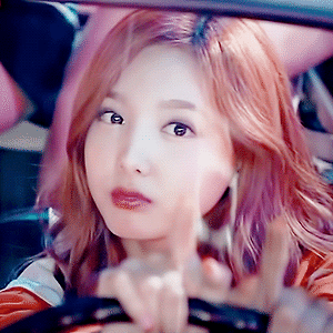 TT -Japanese ver.- MV 나연 움짤 - 4p