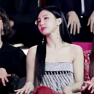 181214 MAMA in HONG KONG 트와이스 리액션 나연 움짤 - 6p