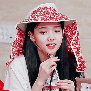 180517 엄마가 잠든후에 나연 움짤 - 14p