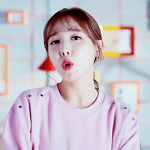 170928 KB 국민워킹업카드 CF 나연 움짤 - 2p
