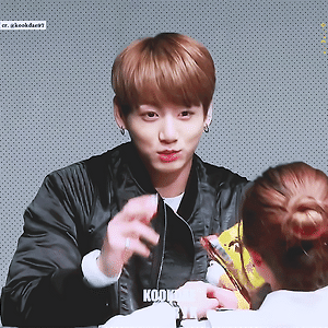 161017 신촌 팬사인회 초코바나나킥 정국 직캠 - cr. kookdae97