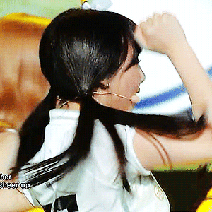 160508 인기가요 CHEER UP, 1위 나연 움짤 - 9p