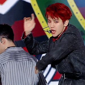 [GIF] 161009 코리안 뮤직 웨이브 백현 BAEKHYUN