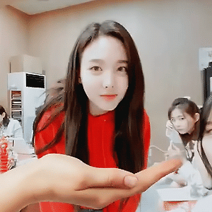 180413 트와이스타그램 나연 움짤 - 1p