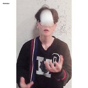 [GIF] THE WAR QRcode 백현 BAEKHYUN