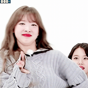 171101 주간아이돌 나연 움짤 - 38p