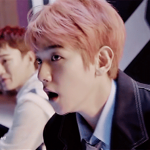 [GIF] EXO-CBX 첸백시 MAGIC 자켓 촬영 현장 BAEKHYUN 백현