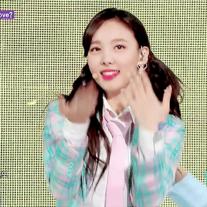 180428 음악중심 What is Love?, 1위 나연 움짤 - 8p