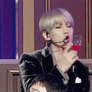 [GIF] 171229 KBS 가요대축제 백현 BAEKHYUN