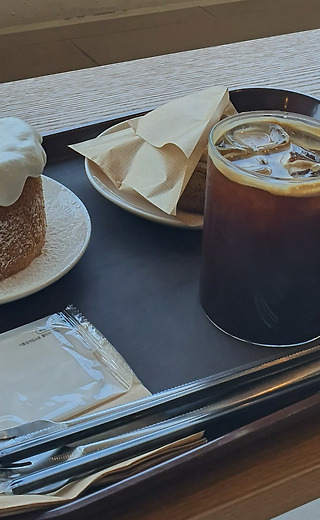 맛없는 커피도 매일<br>마시면 중독된다.<br>