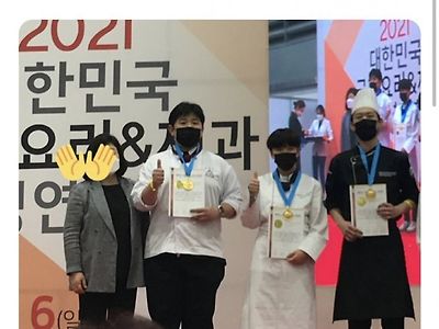 한남 사이에 껴서 냄새나고 조그만하게 나옴.jpg