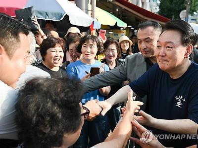 국망징조) 통영시장에 멧돼지 출현