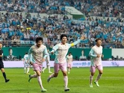 임영웅, 자선축구대회 수익금 12억 전액 기부