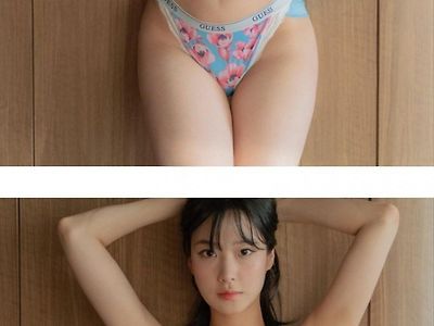 GUESS 하늘색 꽃무늬 브라팬티 입은 명아츄 환상적인 몸매