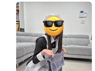 엄마한테 메이드복 산거 들켰는데