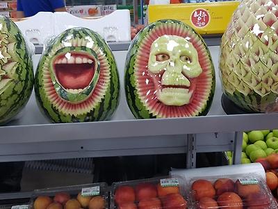 심심했던 마트 알바의 수박 아트.jpg