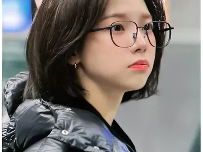안경 선배 에스파 카리나