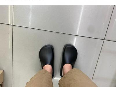 엄마한테 크록스 사달라했는데 이거 맞냐?