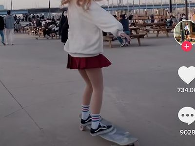 롱보드 타는중에 짧은치마 입었다고 뭐라하는 그녀들