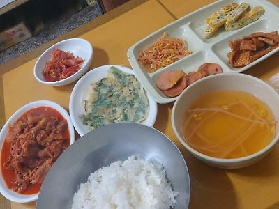 호불호 애매..5000원 식사