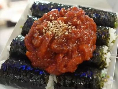 8000원씩 받아가는 충무김밥집.jpg