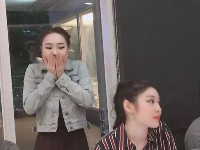 뒤에서 놀란 후배를 본 김연아