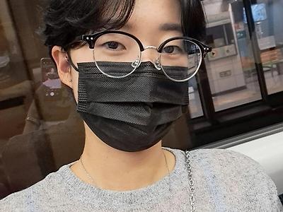 숏컷으로 머리 자른 안산