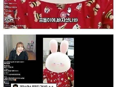 촌스러운 간호사 유니폼 경연대회