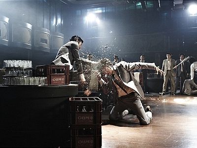 범죄물 영화인데 단 한명의 사망자도 없는 영화.gif