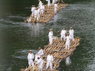 부산항을 통해 귀국하는 한국팀.jpg