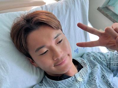 클린스만호 첫 평가전에서 부상당한 김진수, 병실에서 근황.JPG
